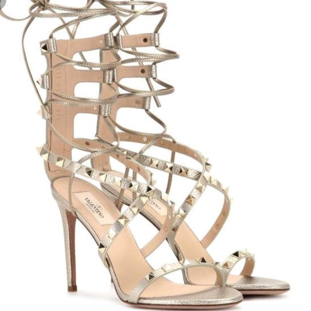 Valentino Garavani rockstud Sandals.❗️ONEDAYSALE‼️